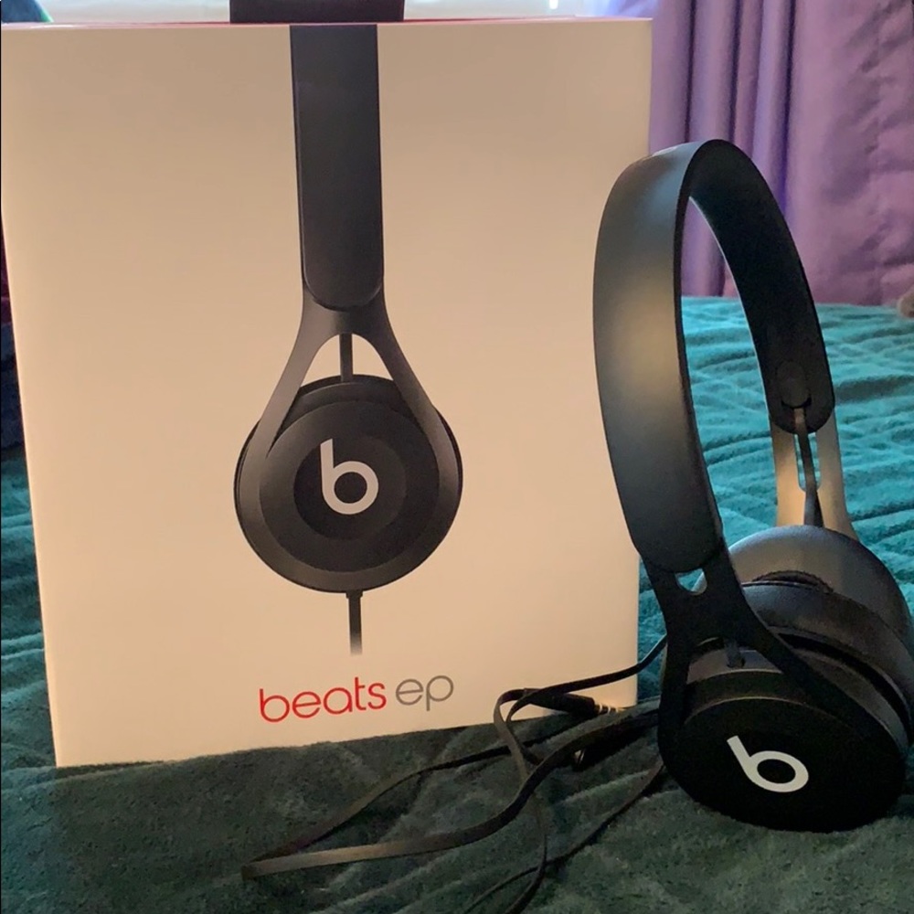Beats ep 🎧 lightweight headphones!